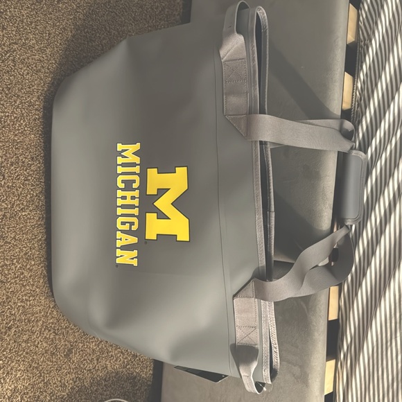 University of Michigan all weather tote - Picture 4 of 4